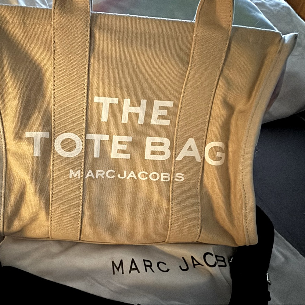 Marc Jacob’s “Tote bag” canvas purse. New w/o tags